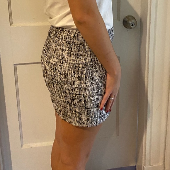 Alice + Olivia Mini Skirt - Picture 5 of 10